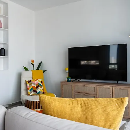 Appartamento Solara - Stylish Balcony In Larnaca
