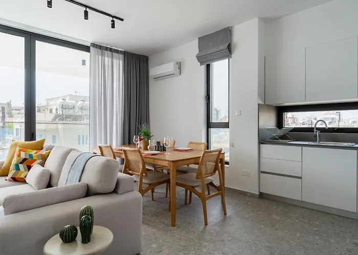 Solara - Stylish Balcony In Larnaca