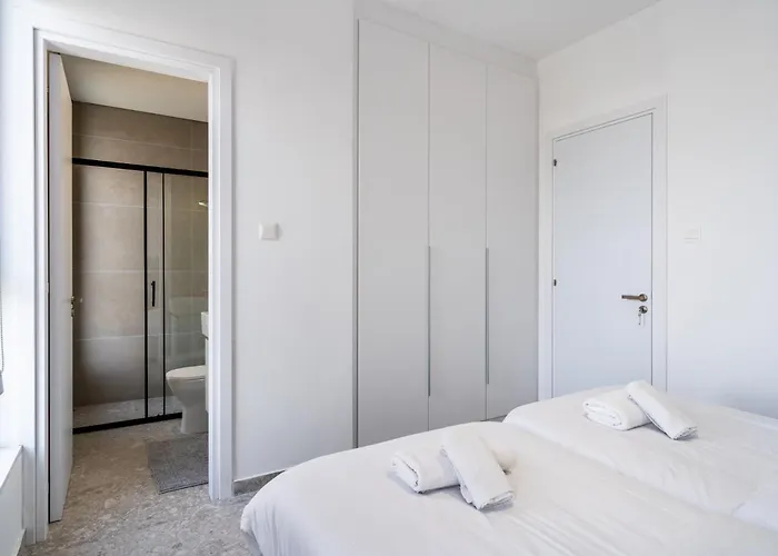 Solara - Stylish Balcony In * Larnaca