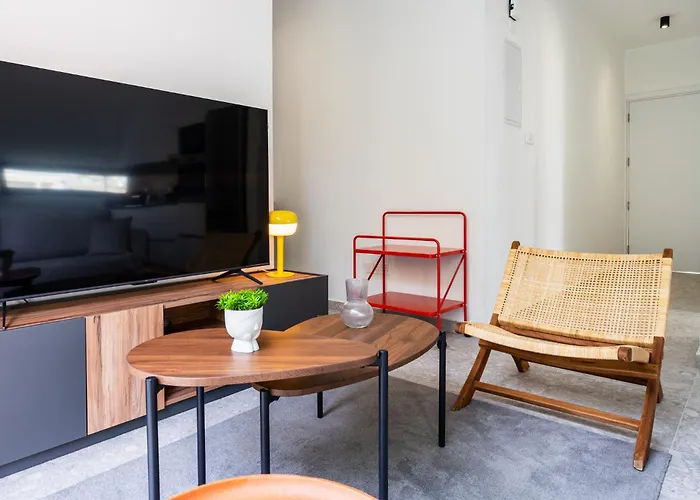 Solara - Stylish Balcony In * Larnaca