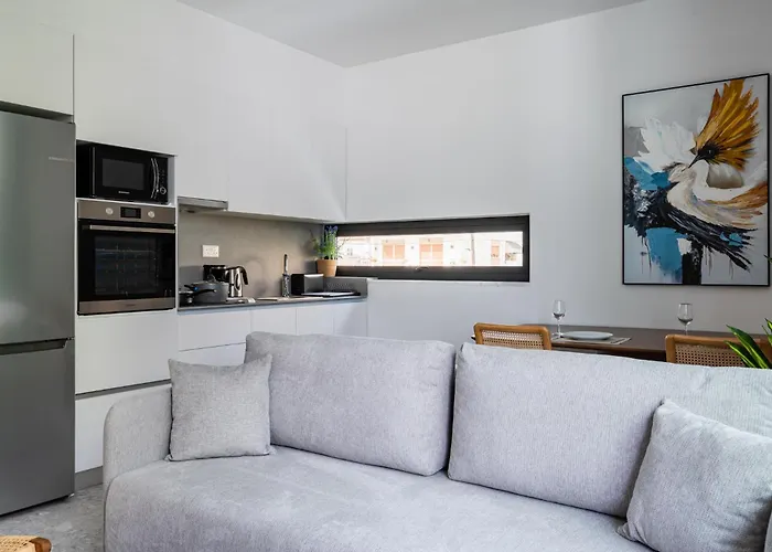 Lägenhet Solara - Stylish Balcony In Larnaca