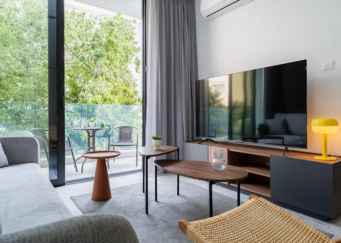 Solara - Stylish Balcony In Lägenhet *