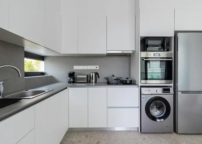 Solara - Stylish Balcony In Lägenhet *