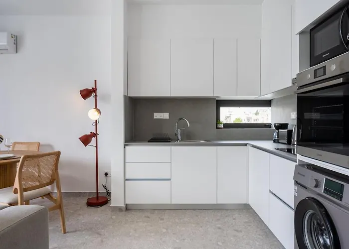 Solara - Stylish Balcony In Lägenhet