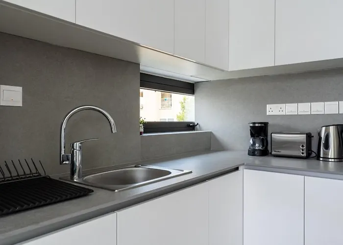 Solara - Stylish Balcony In Lägenhet Larnaca