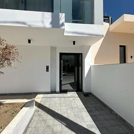 Solara - Stylish Balcony In Larnaca