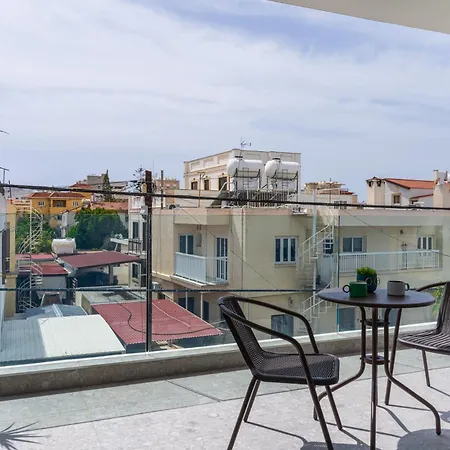 Solara - Stylish Balcony In Daire Larnaca