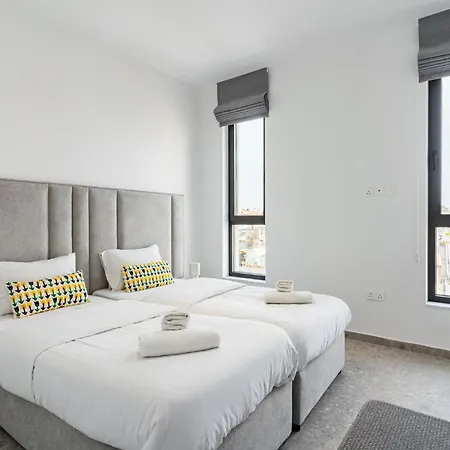 Solara - Stylish Balcony In