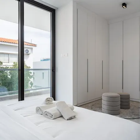 Solara - Stylish Balcony In Lejlighed Larnaca