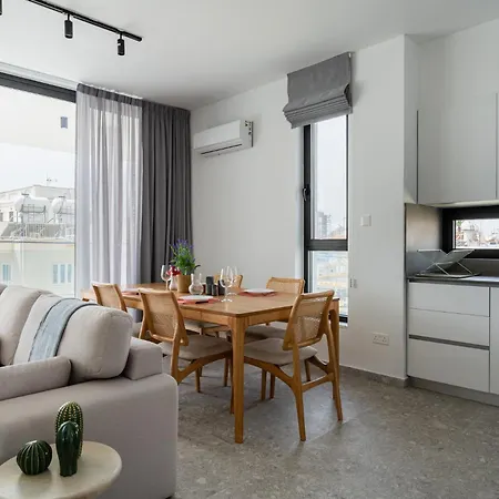 Solara - Stylish Balcony In Larnaka