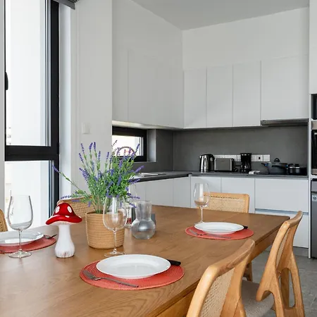 Solara - Stylish Balcony In * Larnaca