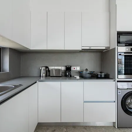 Solara - Stylish Balcony In * Larnaca