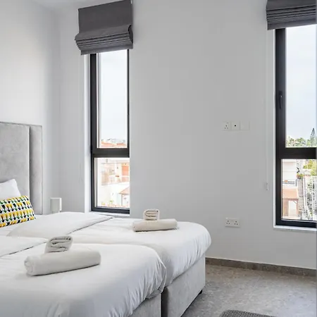 Solara - Stylish Balcony In Larnaca