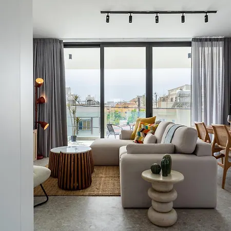 Solara - Stylish Balcony In Lejlighed