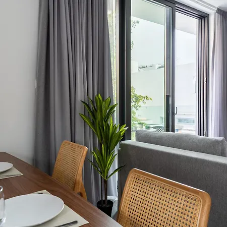 Solara - Stylish Balcony In Lägenhet Larnaca