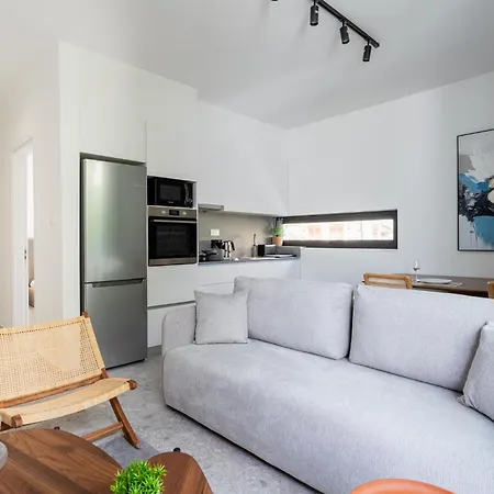 Solara - Stylish Balcony In Lejlighed