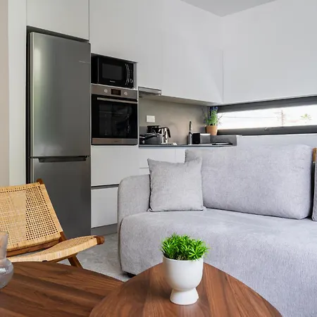 Solara - Stylish Balcony In * Larnaca