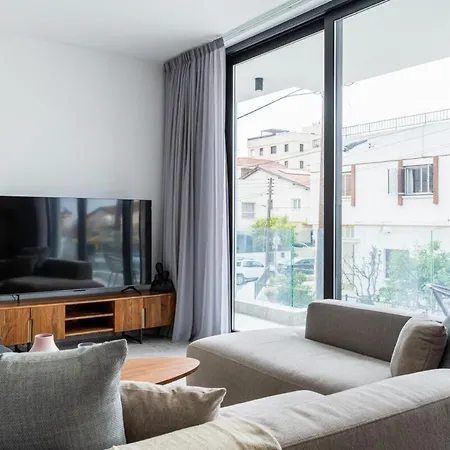 דירה Solara - Stylish Balcony In לרנקה