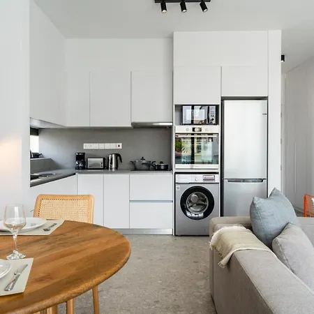 Solara - Stylish Balcony In * Larnaca