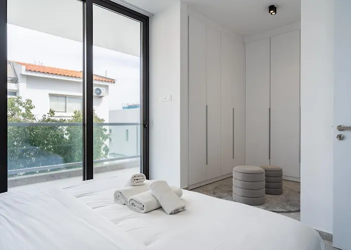 Solara - Stylish Balcony In Daire Larnaca