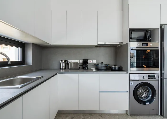 Solara - Stylish Balcony In * ラルナカ