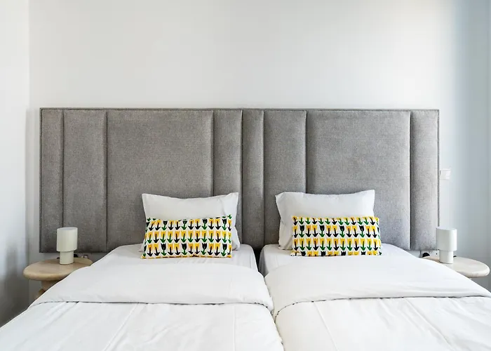 Solara - Stylish Balcony In アパート ラルナカ