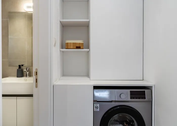 Solara - Stylish Balcony In アパート *