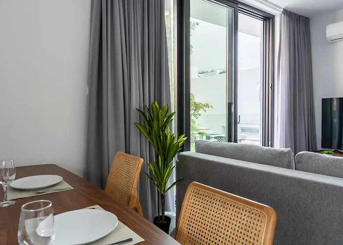 Solara - Stylish Balcony In Daire Larnaca