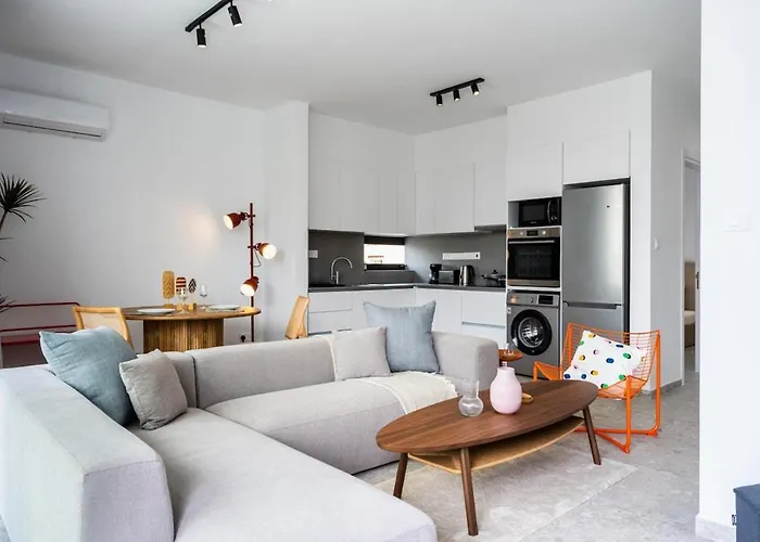 Solara - Stylish Balcony In * ラルナカ