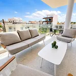 Solara - Stylish Balcony In Apartament Larnaca